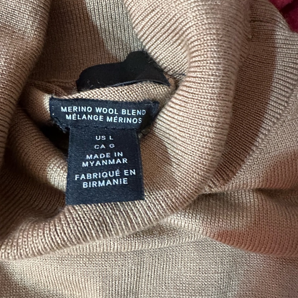 Turtle neck - Picture 3 of 3